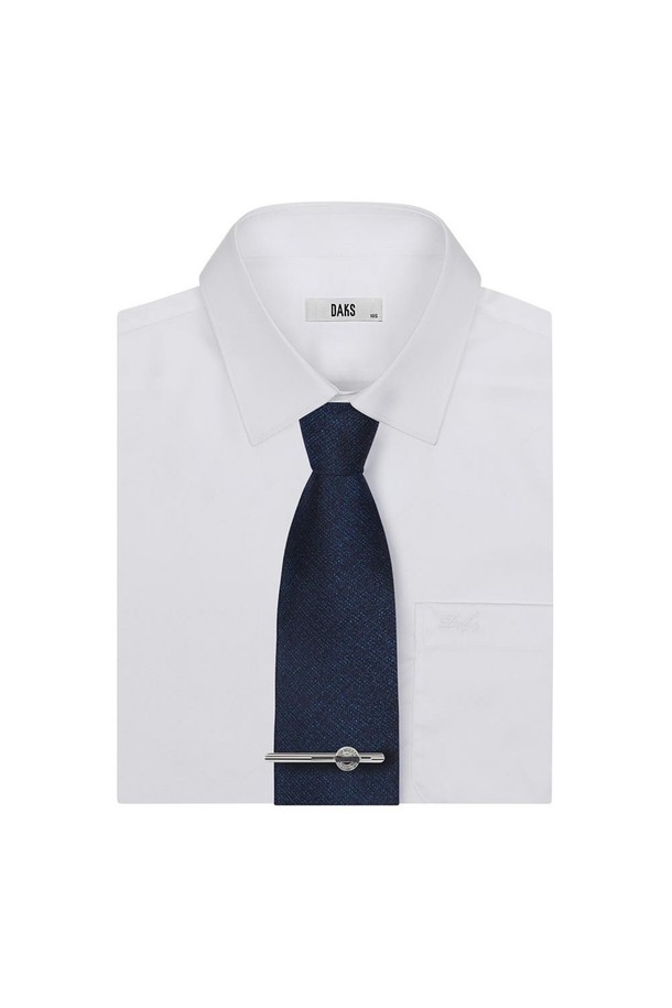 세련된 남성 스타일을 완성할 원형 큐빅 & 사금석 넥타이핀입니다. 실버 컬러의 은은한 광택과 견고한 디자인이 돋보이며, 큐빅과 사금석의 조화가 고급스러운 분위기를 자아냅니다. 원형 장식이 클래식하면서도 미니멀한 스타일을 연출하여 오피스룩, 비즈니스 캐주얼, 모임룩 등 다양한 TPO에 활용 가능합니다. 무지 패턴으로 어떤 넥타이에도 잘 어울리며, 시크한 매력을 더해줍니다. 넥타이에 포인트를 주어 당신의 개성을 드러내 보세요.
