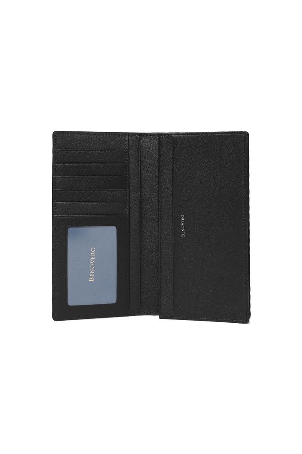 ALEX SOFT 장지갑 블랙은 부드러운 소가죽과 엠보싱 패턴으로 고급스러움을 더한 장지갑입니다. 슬림한 두께와 견고한 제작, 섬세한 마감으로 완성도를 높였으며, 5개의 카드 슬롯, 1개의 필름칸, 5개의 지폐 수납칸을 갖춰 수납력을 극대화했습니다. 배타바리 공법과 함께 더스트백, 케이스를 포함하여 소장 가치를 높였으며, 클래식하고 미니멀한 스타일을 선호하는 분들께 추천합니다.
