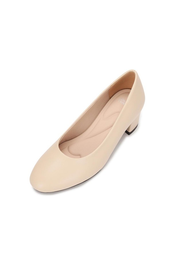 포멜리이즈 라운드 펌프스 05 Ivory 5cm는 여성용 펌프스로, 아이보리 컬러의 합성가죽 소재로 제작되었습니다. 굽 높이는 5cm이며, 미들힐 타입의 라운드 펌프스로 봄, 여름, 가을 계절에 일상적으로 착용하기 좋습니다. 앞코는 라운드 형태로 디자인되었으며, 심플한 디자인과 데일리 착용에 적합한 특징을 가지고 있습니다.
