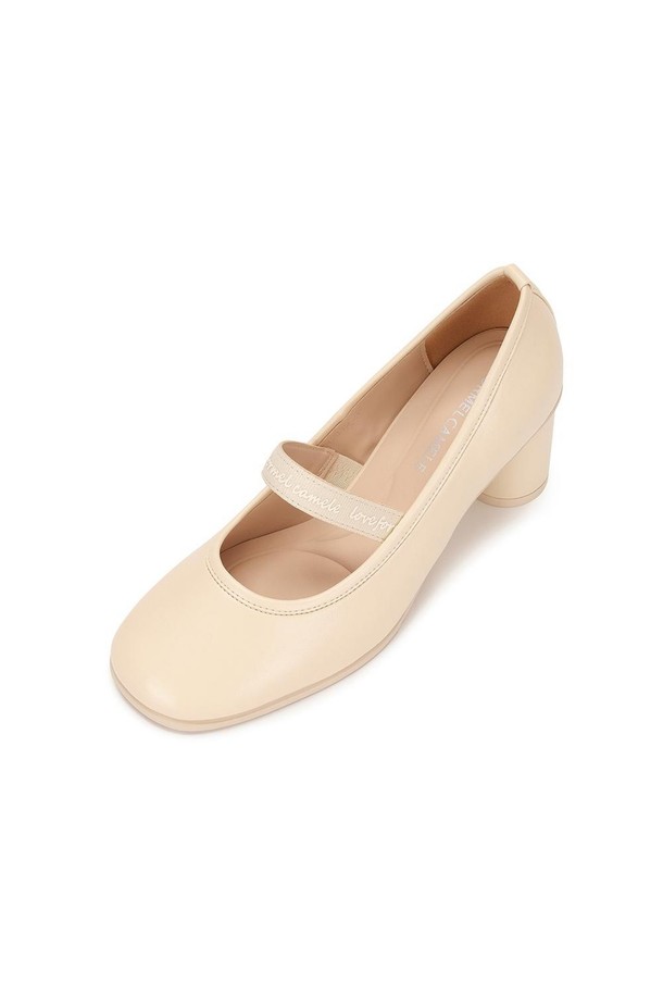 루시 메리제인 Ivory 6cm는 부드러운 인조 스웨이드 소재와 아이보리 컬러가 조화롭게 어우러진 여성용 신발입니다. 6cm 청키힐과 스트랩 디자인으로 안정적인 착화감을 제공하며, 봄, 가을 시즌 일상에서 세련된 스타일을 연출할 수 있습니다. 메리제인 스타일과 무지 패턴으로 다양한 룩에 매치하기 용이하며, 합성고무 밑창으로 활동성을 더했습니다.
