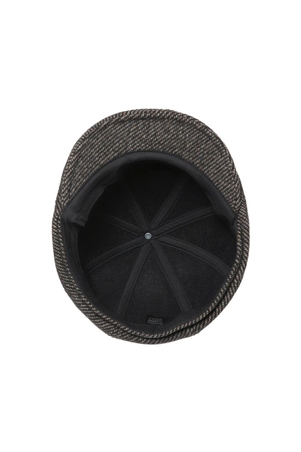 톤 다운된 브라운 컬러가 매력적인 울 뉴스보이캡입니다. 가을, 겨울에 어울리는 두꺼운 두께감과 부드러운 촉감의 울, 폴리에스테르 혼방 소재로 제작되어 보온성을 높였습니다. 4.5cm 깊이와 챙 넓이, 볼륨감 있는 챙 디자인으로 클래식하면서도 아메리칸 캐주얼 스타일을 연출하기 좋습니다. 구조감 있는 프론트 쉐입과 투톤 패턴이 돋보이며, 가을 나들이룩, 겨울 데일리룩, 데이트룩 등 다양한 스타일에 매치하여 클래식, 캐주얼, 미니멀 무드를 즐길 수 있습니다.
