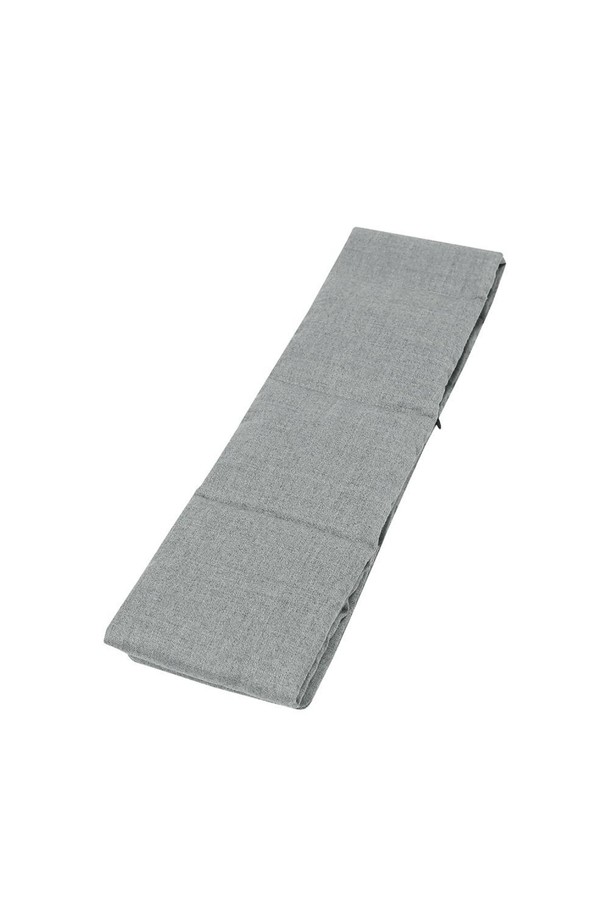 **울 패딩 머플러 그레이**

겨울철 따뜻함을 책임질 울 패딩 머플러 그레이입니다. 보온성과 발열 기능이 뛰어난 울, 폴리에스테르, 폴리우레탄 혼방 소재로 제작되어 부드러운 촉감을 선사합니다. 안감은 보아 소재로 마감하여 포근함을 더했으며, 핫팩 수납 포켓과 지퍼, 포켓 디테일로 실용성을 높였습니다. 무지 디자인에 두꺼운 두께감으로 클래식, 미니멀, 캐주얼 등 다양한 스타일의 겨울 데일리룩, 산책룩, 여행룩에 매치하기 좋습니다. 네이비 컬러 옵션도 준비되어 있습니다.
