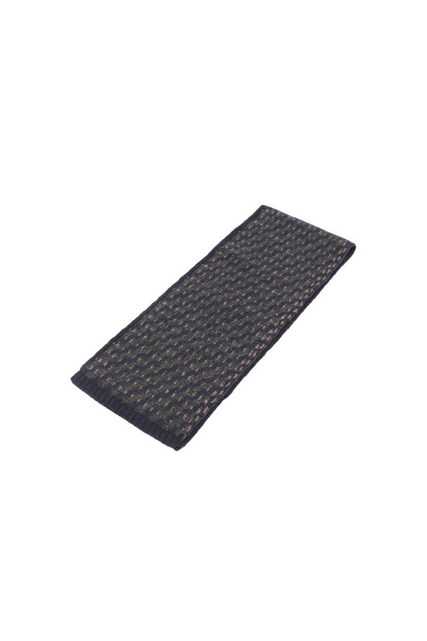 캐시미어 100% 쁘띠 터널홀 사선 스트라이프 머플러 네이비는 부드러운 고급 캐시미어 소재로 제작되어 포근한 착용감을 선사합니다. 네이비 컬러와 사선 스트라이프 패턴의 조화가 세련된 스타일을 연출하며, 터틀넥 디자인으로 보온성을 높였습니다. 가을, 겨울철 데일리룩, 모임룩, 카페룩 등 다양한 TPO에 활용하기 좋습니다. 클래식, 미니멀, 시크 스타일을 즐겨 입는 분들께 추천하며, 섬세한 패션 디테일을 더해줍니다. 그린 색상도 준비되어 있습니다.
