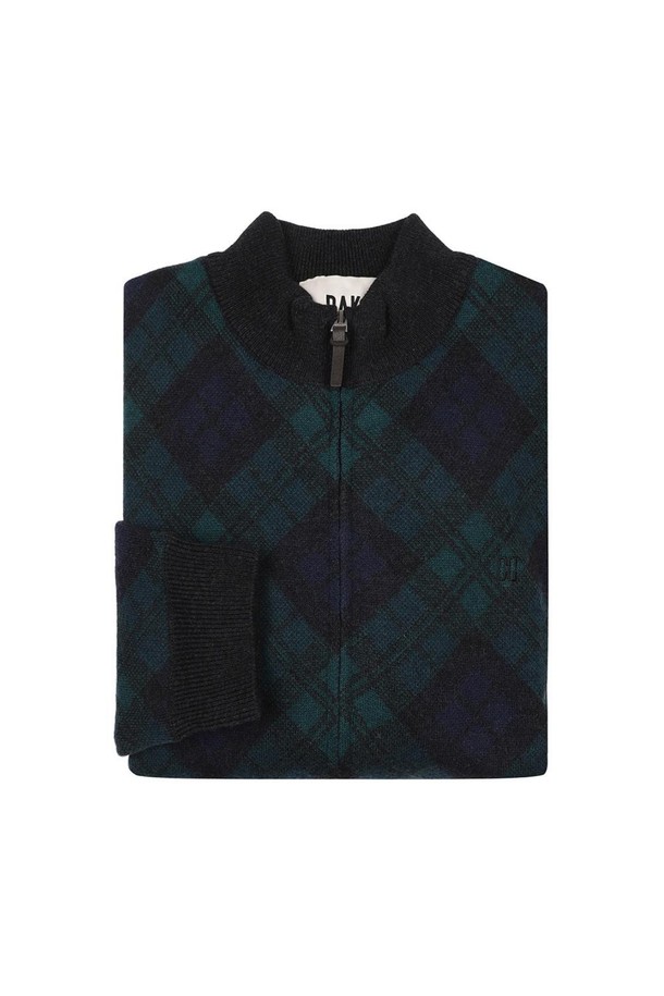 네이비와 그린 컬러의 울 100% 소재로 제작된 체크 자카드 방풍 풀집업입니다. 가을, 겨울 시즌에 어울리는 두꺼운 두께감과 부드러운 촉감으로 포근하게 착용 가능합니다. 클래식한 무드의 레귤러핏 디자인과 하프넥, 긴 소매 기장으로 세련된 스타일을 연출합니다. 일상, 출근룩, 모임룩 등 다양한 TPO에 활용 가능하며, 미니멀, 클래식, 캐주얼 스타일 모두 소화 가능한 활용도 높은 아이템입니다. 방풍 기능으로 추운 날씨에도 따뜻함을 유지해 줍니다.
