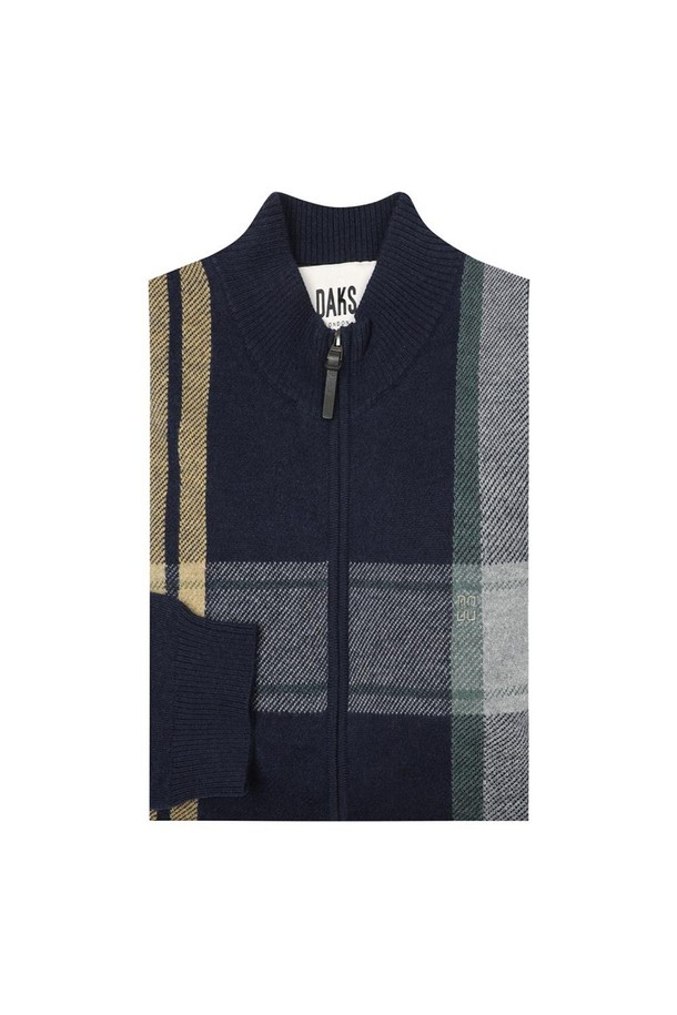 네이비 컬러의 울 100% 빅체크 패턴 방풍 풀집업입니다. 가을과 겨울에 적합하며, 캐주얼, 베이직, 클래식, 미니멀 스타일을 소화합니다. 레귤러핏으로 제작되었으며, 넉넉한 두께감과 긴 소매 기장으로 보온성을 높였습니다. 출근룩으로 활용하기 좋으며, 울 소재 특유의 고급스러운 분위기를 연출합니다. 집업 스타일의 레귤러 기장 상의로, 방풍 기능이 있어 쌀쌀한 날씨에도 따뜻하게 착용할 수 있습니다.
