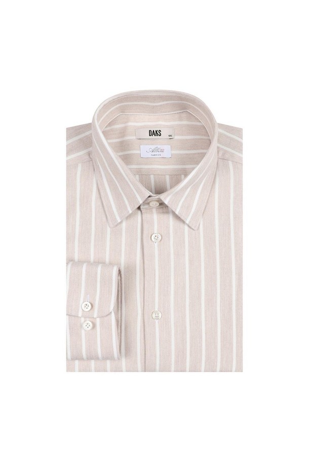 따뜻함과 스타일을 모두 갖춘 남성용 기모 면혼방 스트라이프 드레스셔츠입니다. 부드러운 촉감의 면혼방 소재에 기모 안감을 더하여 가을, 겨울 시즌에도 포근하게 착용할 수 있습니다. 베이직하면서도 클래식한 스트라이프 패턴이 돋보이며, 레귤러핏으로 편안한 착용감을 선사합니다. 출근룩, 비즈니스 캐주얼, 모임룩 등 다양한 TPO에 활용 가능하며, 미니멀하고 클래식한 스타일을 연출하기 좋습니다. 차이나 칼라와 긴 소매 기장으로 세련된 디자인을 완성했습니다.
