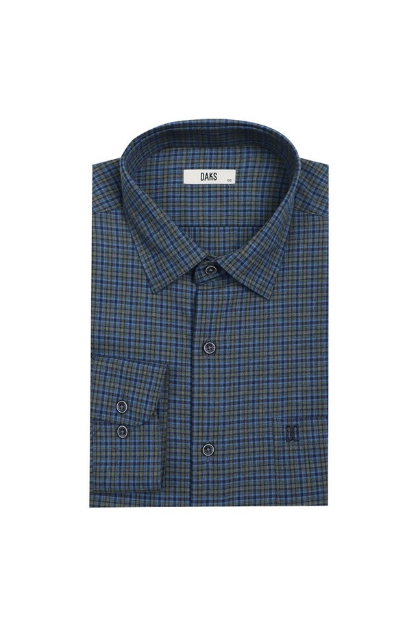 네이비 컬러의 기모 폴리혼방 스몰체크 셔츠입니다. 가을, 겨울 시즌에 어울리는 두꺼운 두께감으로 따뜻하게 착용할 수 있으며, 이지케어 기능으로 관리가 용이합니다. 레귤러핏 디자인으로 편안한 착용감을 제공하며, 차이나칼라와 긴소매 기장이 특징입니다. 부드러운 촉감의 기모 안감으로 포근함을 더하였으며, 출근룩 및 비즈니스 캐주얼 스타일, 클래식, 미니멀, 캐주얼 스타일에 모두 잘 어울립니다.
