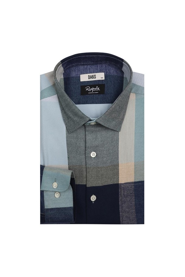 부드러운 기모 안감으로 따뜻함을 더한 남성용 기모 이지케어 스트레치 슈퍼빅체크 셔츠입니다. 블루와 네이비 두 가지 색상으로 출시되었으며, 가을과 겨울에 활용하기 좋은 두꺼운 두께감의 레귤러핏 긴소매 셔츠입니다. 이지케어 기능과 스트레치 소재로 편안한 착용감을 제공하며, 베이직하고 캐주얼한 스타일을 연출하기 좋습니다. 특히, 슈퍼빅체크 패턴이 돋보여 개성 있는 스타일을 완성합니다. 차이나칼라 디자인으로 깔끔하면서도 세련된 느낌을 선사합니다.
