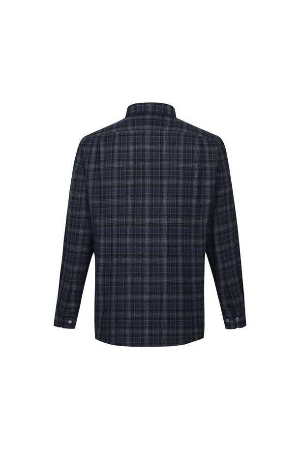 울(Wool) 100% 소재의 워셔블 미디움 체크 셔츠입니다. 블랙과 그레이 두 가지 색상으로 출시되어, 가을과 겨울에 따뜻하고 포근하게 착용할 수 있습니다. 레귤러핏 디자인으로 제작되어 편안한 착용감을 제공하며, 베이직하고 캐주얼한 스타일을 연출합니다. 버튼다운 디테일과 긴 소매 기장으로, 출근룩은 물론 다양한 일상 스타일에도 활용하기 좋습니다. 부드러운 촉감의 울 소재는 세탁이 가능하여 실용적입니다.
