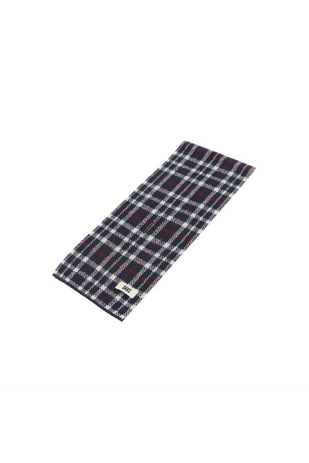 [25FW] 캐시미어 100 하우스체크 쁘띠 머플러는 부드러운 촉감과 뛰어난 보온성을 자랑하는 머플러입니다. 블랙, 화이트, 레드의 세련된 컬러 조합과 클래식한 하우스체크 패턴이 돋보입니다. 프리미엄 캐시미어 100% 소재로 제작되어 고급스러운 느낌을 더하며, 두꺼운 두께감으로 가을, 겨울철 따뜻하게 착용할 수 있습니다. 출근룩, 모임룩, 연말 모임룩 등 다양한 TPO에 클래식, 미니멀 스타일로 활용하기 좋습니다.
