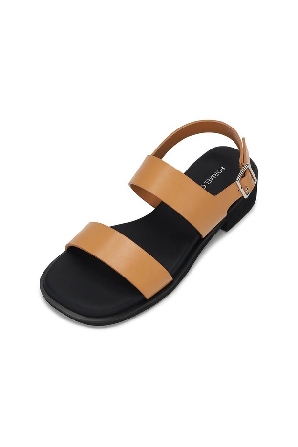 카리브 베이직 샌들 02 Camel 3.5cm은 여성용 샌들로, 일상 및 캐주얼 스타일에 적합합니다. 부드러운 인조가죽 소재에 3.5cm 플랫 굽으로 편안한 착용감을 제공하며, 낙타색(Camel)을 포함한 Black, Ivory 컬러로 출시되었습니다. 스트랩 디자인과 무지 패턴으로 미니멀하고 세련된 룩을 연출하며, 워터프루프 웰트 구조, 논슬립 고무창, 4mm 라텍스 중창, 경량 디자인으로 제작되어 활동성을 높였습니다. 휴가룩, 여행룩에 스타일리시함을 더하고, 캐주얼, 미니멀, 리조트룩을 완성해 보세요.
