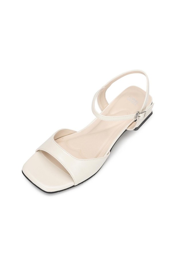 포멜리이즈 샌들 001 아이보리 3cm는 여성용 샌들로, 봄, 여름에 착용하기 좋습니다. 아이보리 컬러에 라운드 앞코 디자인으로, 미니멀, 캐주얼, 클래식 스타일을 연출할 수 있습니다. 3cm 로우힐 굽과 와이드한 발볼로 편안한 착용감을 제공하며, 오픈형 스트랩 디자인이 특징입니다. 인조가죽과 합성고무 소재를 사용하여 제작되었으며, 와이드한 라운드 셰이프의 중창과 4mm 중창 구조, 5mm 압축 스펀지 인솔로 편안함을 더했습니다. 동네 마실룩이나 카페룩에 잘 어울리는 베이직한 디자인의 샌들입니다.
