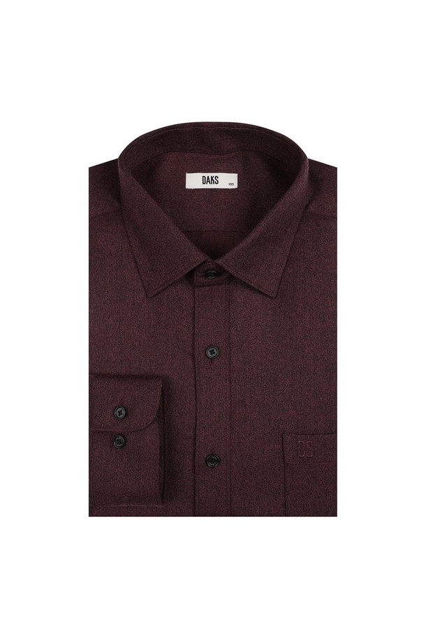 **울 100 워셔블 드레스셔츠 레귤러핏**은 남성용 드레스셔츠로, 일상 및 비즈니스에 모두 활용 가능한 제품입니다. 와인, 버건디 색상으로 출시되어 클래식하면서도 세련된 스타일을 연출합니다. 부드러운 촉감의 울 100% 소재로 제작되었으며, 사계절 내내 착용할 수 있습니다. 레귤러핏, 긴소매 디자인으로, 차이나 칼라가 특징입니다. 워셔블 기능으로 세탁이 용이하여 관리가 편리합니다.
