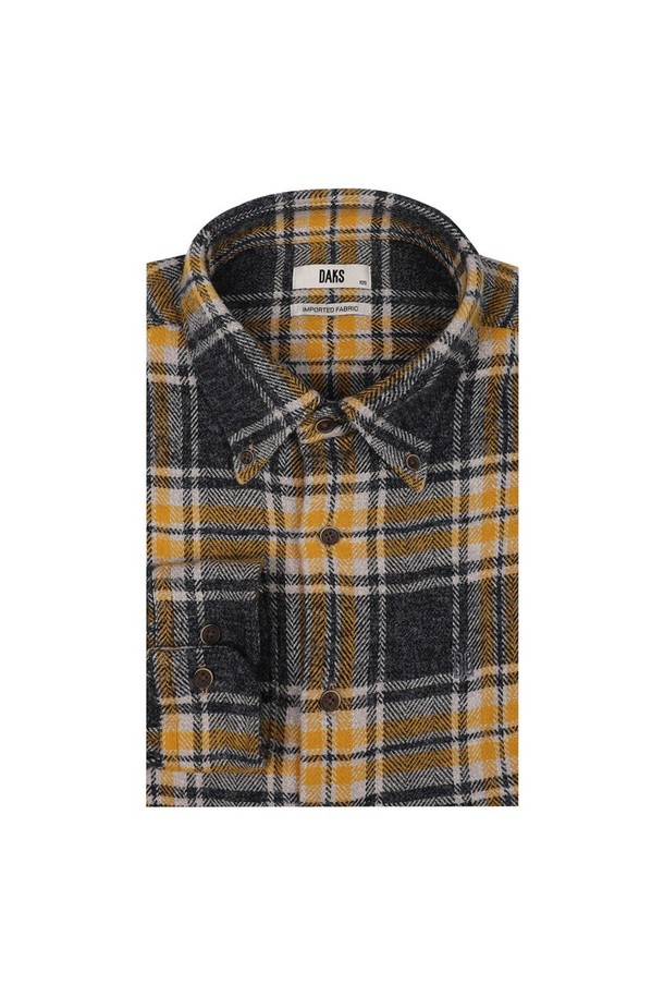 옐로우와 블랙 컬러의 체크 패턴이 돋보이는 남성용 기모 면 100% 미디움체크 셔츠입니다. 넉넉한 루즈핏으로 편안한 착용감을 선사하며, 가을과 겨울에 따뜻하게 입을 수 있는 두꺼운 두께감의 셔츠입니다. 부드러운 촉감의 면 소재에 기모 안감으로 보온성을 높였으며, 카라 디자인과 긴소매 기장으로 캐주얼하고 클래식한 스타일 연출에 용이합니다. 출근룩 또는 비즈니스 캐주얼, 그리고 캐주얼한 일상 스타일까지 폭넓게 활용 가능합니다.
