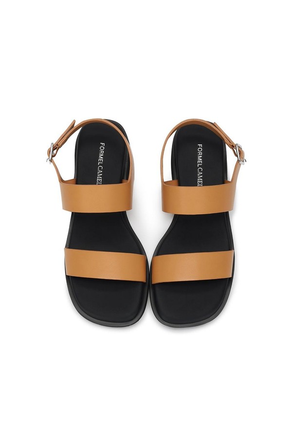 카리브 베이직 샌들 02 Camel 3.5cm은 여성용 샌들로, 일상 및 캐주얼 스타일에 적합합니다. 부드러운 인조가죽 소재에 3.5cm 플랫 굽으로 편안한 착용감을 제공하며, 낙타색(Camel)을 포함한 Black, Ivory 컬러로 출시되었습니다. 스트랩 디자인과 무지 패턴으로 미니멀하고 세련된 룩을 연출하며, 워터프루프 웰트 구조, 논슬립 고무창, 4mm 라텍스 중창, 경량 디자인으로 제작되어 활동성을 높였습니다. 휴가룩, 여행룩에 스타일리시함을 더하고, 캐주얼, 미니멀, 리조트룩을 완성해 보세요.
