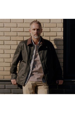 카라 포인트 필드 점퍼 브라운