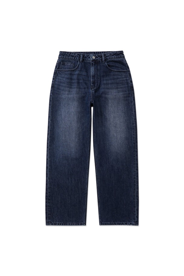 터키 이스쿠르 스트레이트 파이브포켓 데님 팬츠는 남성용 데님 팬츠로, 미디엄 블루 컬러의 베이직하고 캐주얼한 스타일을 연출합니다. 13.5 온스 고밀도 면 소재로 제작되어 부드러운 촉감과 두꺼운 두께감을 자랑하며, 4계절 내내 착용 가능합니다. 릴랙스핏과 레귤러핏을 모두 느낄 수 있는 스트레이트 핏에 5포켓 디자인, YKK 지퍼, 체인스티치 마감, 빈티지 워싱 디테일을 더해 고급스러운 퀄리티를 제공합니다.
