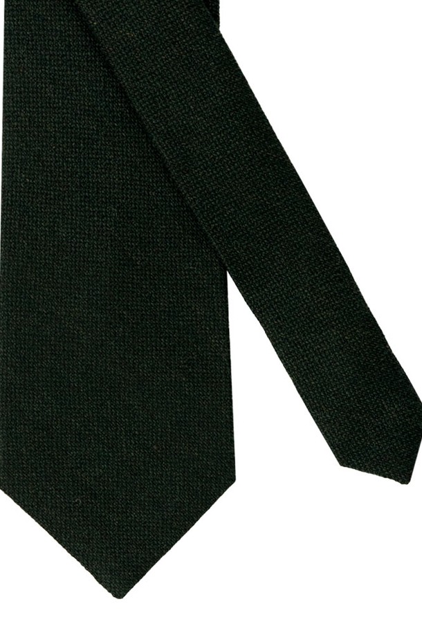 블렌드 솔리드 카키 넥타이는 실크, 폴리에스테르, 울, 레이온, 아크릴 혼방 소재로 제작되었으며, 남성용 액세서리로 일상에서 착용하기 좋습니다. 카키 색상의 무지 패턴 디자인으로 클래식하고 베이직한 스타일을 연출하며, 사계절 내내 활용할 수 있습니다. 폭 8.5cm, 길이 148-150cm, 무게 54g의 블렌드 넥타이입니다.
