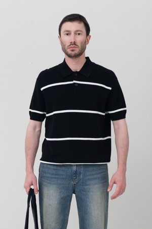텍스쳐드 스트라이프 코튼100 폴로 반팔니트 블랙