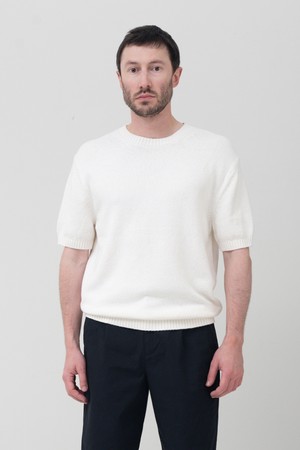 UPW 워셔블코튼 라운드 반팔니트 오프 화이트