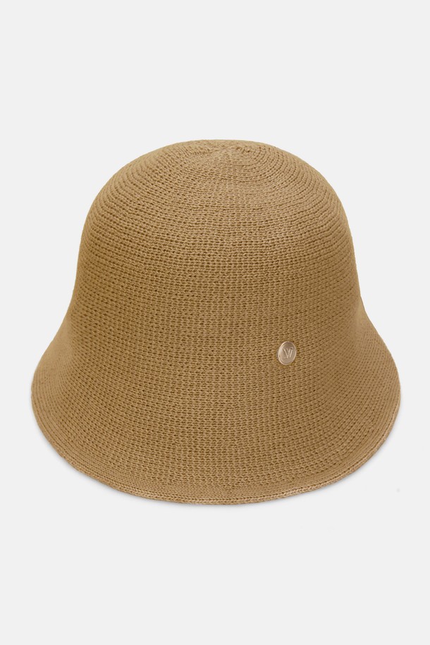 니트 보닛햇 허슬리아 (8 colors)는 아크릴과 울 혼방 소재로 제작되어 부드러운 촉감과 두꺼운 두께로 따뜻함을 선사하는 보닛햇입니다. 가을, 겨울 시즌에 착용하기 좋으며, 일상에서 클래식, 미니멀, 캐주얼 스타일을 연출할 수 있습니다. 모자 깊이 17cm, 챙 넓이 6cm로 제작되었으며, 골드 로고, 백컷 디테일, 라피아 브림이 디자인되어 있습니다. 스팀 관리가 가능하며, 수작업으로 제작되어 사이즈 조절이 가능합니다. 오트밀, 라이트그레이, 인디언핑크, 베이지, 브라운, 카키, 퍼플, 블랙 8가지 색상으로 출시되어 다양한 겨울 데일리룩, 산책룩, 카페룩에 활용하기 좋습니다.
