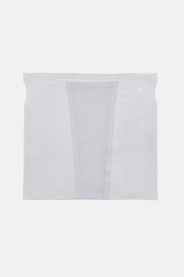 그린라벨 UV 프로텍션 쿨링 이어 마스크 메르신은 나일론, 스판덱스, 폴리에스터 혼방 소재로 제작되어 뛰어난 신축성과 흡습성을 자랑하며, 여름철 골프, 하이킹, 라이딩 등 다양한 야외 활동 시 쾌적함을 선사합니다. UPF50+ 자외선 차단 기능을 갖춰 유해한 자외선으로부터 피부를 보호하고, 메쉬 패널, 이중 귀걸이 구조, 심리스 디자인으로 편안한 착용감을 제공합니다. FITI 시험연구원 인증을 받은 이 마스크는 화이트, 라이트그레이, 블랙 3가지 색상으로 출시되어, 스타일과 기능성을 모두 만족시킵니다.
