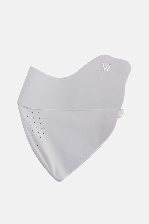 그린라벨 UV 프로텍션 쿨링 끈 조절 마스크 린다우는 4가지 색상(화이트, 라이트그레이, 블랙)으로 출시되어, 자외선 차단(UPF50+)과 냉감 기능을 제공하는 마스크입니다. 나일론과 스판덱스 혼방의 프리미엄 쿨링 원단으로 제작되었으며, 3D 입체 패턴, 심리스 구조, 4방향 스트레치, 사이즈 조절 기능으로 편안한 착용감을 선사합니다. 골프, 하이킹, 라이딩, 러닝, 캠핑 등 다양한 야외 활동에 적합하며, 흡습, 속건, 통기 기능으로 쾌적함을 유지합니다.
