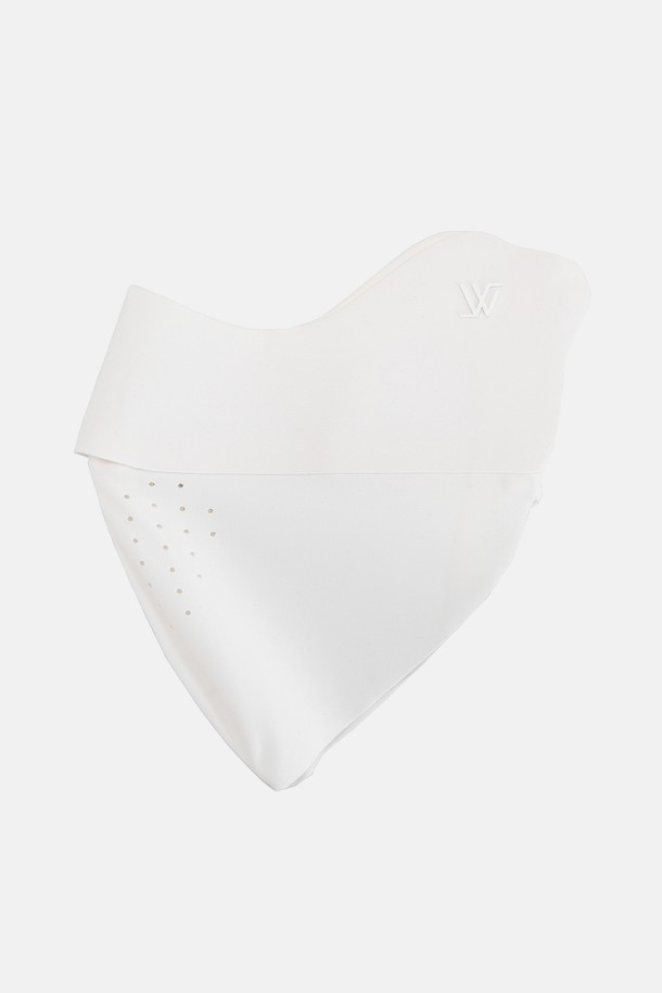 그린라벨 UV 프로텍션 쿨링 끈 조절 마스크 린다우는 자외선 차단과 통기성을 극대화한 여름철 필수 마스크입니다. UPF50+ 등급으로 UV-A, UV-B, UV-R 자외선을 99% 이상 차단하며, 3D 입체 설계와 인체공학적 디자인, 곡선형 디자인으로 편안한 착용감을 제공합니다. 화이트, 라이트그레이, 라이트그레이/블랙 3가지 색상과 사이즈 조절 기능으로 골프, 하이킹, 라이딩 등 다양한 아웃도어 활동에 적합하며, FITI 시험연구원 인증을 받은 안전한 제품입니다.
