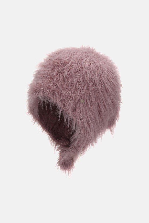 헤어리 숏 바라클라바 타르사 (4 colors)는 부드러운 촉감의 면, 아크릴, 폴리에스터, 폴리우레탄, 금속사 혼방 소재로 제작된 바라클라바입니다. 가을, 겨울철 일상, 산책, 여행 등 다양한 TPO에 미니멀, 캐주얼, 클래식 스타일을 더해주는 아이템입니다. 숏 디자인으로 모자 깊이가 짧고, 턱끈 단추를 통해 사이즈 조절이 가능하며, 바라클라바와 비니 두 가지 스타일로 연출할 수 있습니다. 블랙, 그레이, 베이지 애쉬 등 4가지 컬러로 출시되었으며, 무지 디자인에 골드 메달과 금속 참 장식이 포인트입니다. 형태 복원력이 우수하여 오랫동안 변형 없이 착용할 수 있습니다.
