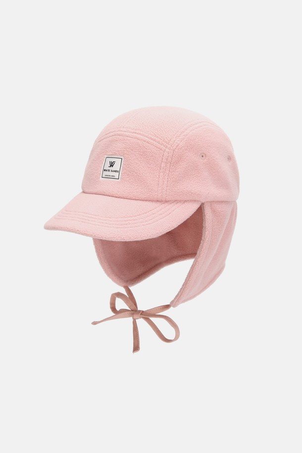 그린라벨 플리스 이어머프 캠프캡 엘부르 (4 colors)는 가을, 겨울철 보온과 방한을 책임지는 캠프캡입니다. 부드러운 플리스 소재와 깊은 모자 깊이, 중간 챙 길이로 편안한 착용감을 선사하며, 무지 디자인에 귀덮개 부착으로 보온성을 높였습니다. 일상, 캠핑, 등산, 산책 등 다양한 TPO에 캐주얼, 고프코어, 미니멀 스타일로 활용하기 좋습니다. 4가지 다채로운 색상으로 출시되어 취향에 맞게 선택할 수 있습니다.
