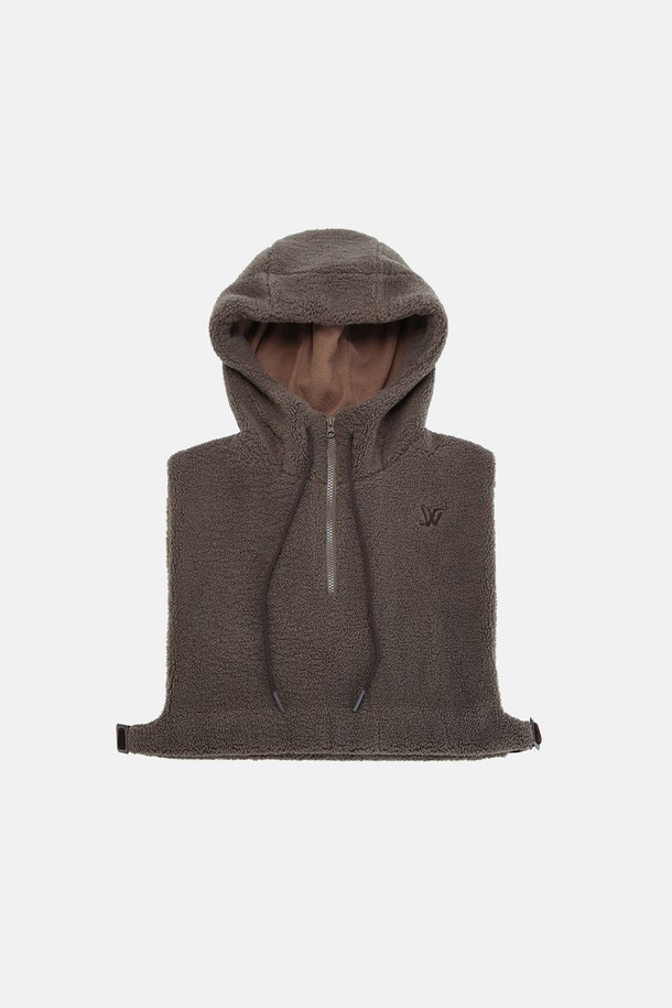 부클 후드 바라클라바 루아벤 (3 colors)은 여성용 바라클라바입니다. 애쉬 브라운 컬러의 부드러운 부클 퍼 소재로 제작되어 가을과 겨울철 보온에 효과적입니다. 깊은 모자 깊이와 후드 스트링 끈, 속면 스트랩으로 편안한 착용감을 제공하며, 흡습속건 기능으로 쾌적함을 유지합니다. 경량 디자인과 무지 패턴에 체인 자수 디테일이 더해져 캐주얼, 미니멀, 고프코어 스타일 모두 소화 가능하며, 등산룩이나 캠핑룩에 활용하기 좋습니다. 사이즈 조절이 가능하여 더욱 편리하게 사용할 수 있습니다.
