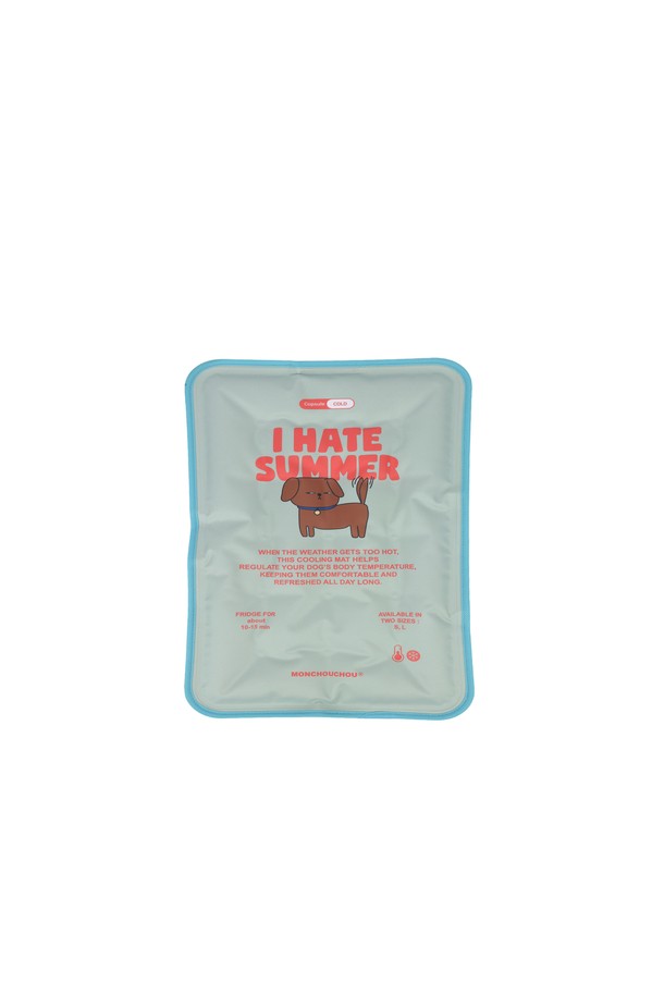 I Hate Summer Cool Mat S는 반려동물의 시원하고 편안한 여름을 위한 쿨매트입니다. 양면 디자인으로 활용도가 높고, 폴리머 젤과 항균 원단으로 제작되어 냉감, 항균, 방수, 미끄럼 방지 기능을 제공합니다. S, L 두 가지 사이즈로 제공되며, 냉장고 보관 후 사용 시 더욱 뛰어난 쿨링 효과를 느낄 수 있습니다.
