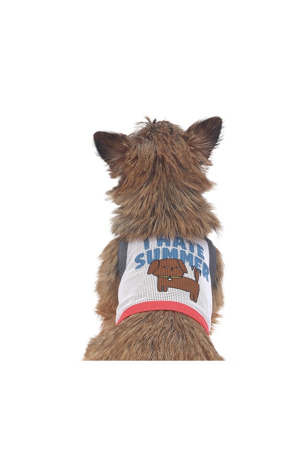 "I HATE SUMMER" 메쉬 탑은 귀여운 동물 캐릭터 디자인이 돋보이는, 겨울철 우리 아이를 위한 따뜻한 니트 소재의 의류입니다. 화이트와 브라운 두 가지 색상으로 제공되며, 두꺼운 두께감과 부드러운 촉감, 신축성 있는 소재로 편안한 착용감을 선사합니다. 일상복으로 활용하기 좋은 이 제품은 보온 기능을 갖춰 추운 날씨에도 쾌적하게 활동할 수 있도록 도와줍니다.
