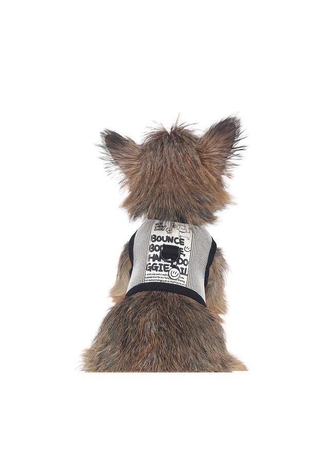 Happy Bounce Mesh 하네스는 통기성이 뛰어난 메쉬 소재로 제작되어, 산책이나 야외 활동 시 쾌적한 착용감을 제공합니다. 부드러운 촉감의 얇은 두께로 제작되었으며, 수분 흡수 기능까지 갖춰 더운 날씨에도 적합합니다. 사이즈 조절이 가능한 디자인과 리드줄 세트로 구성되어 있어 편리하게 사용할 수 있습니다.
