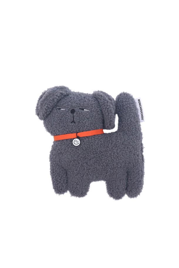 헤크헤크-이 (Hekhek-e)는 반려동물을 위한 캐주얼 스타일의 강아지 모양 인형입니다. 부드러운 극세사 소재로 제작되어 포근한 촉감을 선사하며, 무지 디자인에 목줄 장식이 더해져 귀여움을 더했습니다. 그레이 컬러로 어떤 톤의 아이템과도 잘 어울립니다. 일상생활에서 반려동물에게 즐거움을 선사할 수 있는 아이템입니다.
