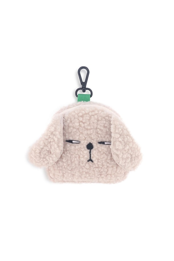 Hekhek (헤크헤크) 미니 포켓은 귀여운 동물 캐릭터 디자인이 돋보이는 미니 파우치입니다. 양털과 플리스 소재로 제작되어 부드러운 촉감을 선사하며, 아이보리 및 베이지 색상으로 출시되었습니다. 반원 형태의 아담한 사이즈로, 일상에서 간편하게 소지품을 보관할 수 있습니다. 지퍼형 잠금 방식으로 내용물을 안전하게 보호하며, 휴대성이 뛰어나 실용적입니다.
