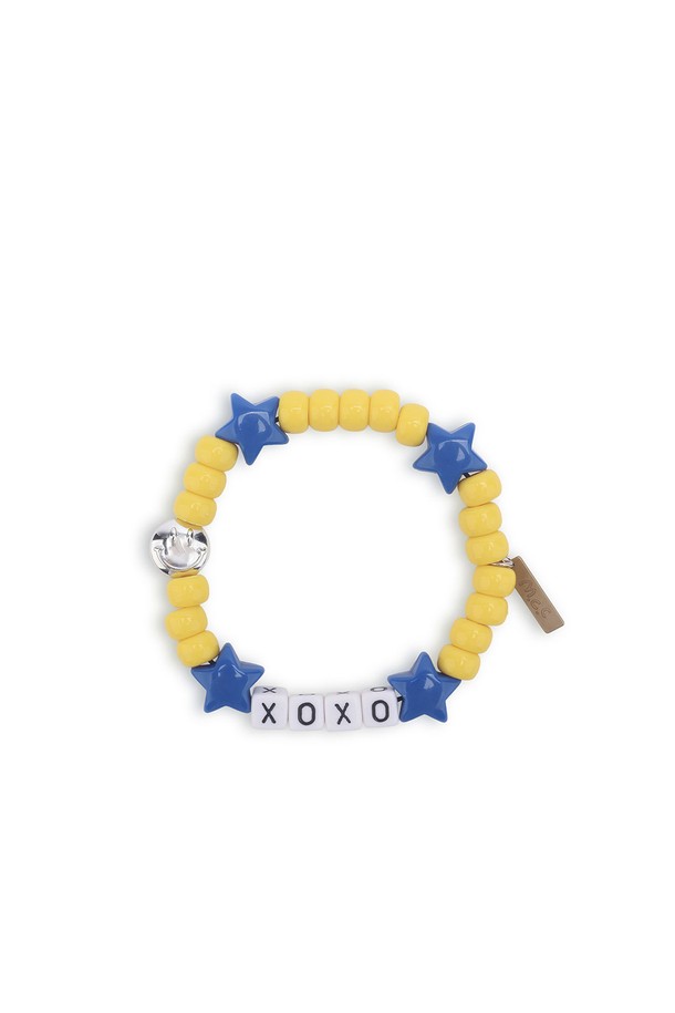 반려동물의 패션을 완성할 Pop Star 액세서리입니다. 알록달록한 비즈 장식이 돋보이며, S, M, L 세 가지 사이즈로 제공됩니다. 프리미엄 무독성 비즈를 사용하여 안전하며, 로고 패키지와 더스트백이 함께 제공됩니다. (비즈 표면에 미세한 스크래치가 있을 수 있습니다.)
