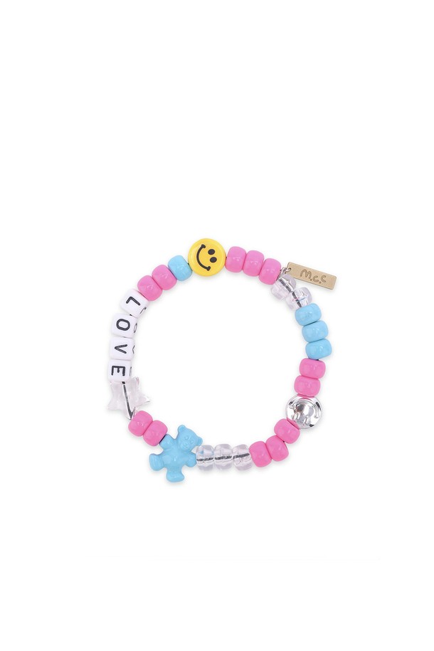 알록달록 비즈 장식이 돋보이는 Bubble Gum입니다. S, M, L 세 가지 사이즈로 출시되어 다양한 핏을 연출할 수 있으며, 패션 액세서리로 활용하여 개성 넘치는 스타일을 완성해보세요. 고급스러운 로고 패키지에 담겨 제공되며, 미사용 시 더스트백에 보관하여 더욱 오랫동안 즐길 수 있습니다. 비즈 소재 특성상 표면에 미세한 스크래치가 있을 수 있습니다.
