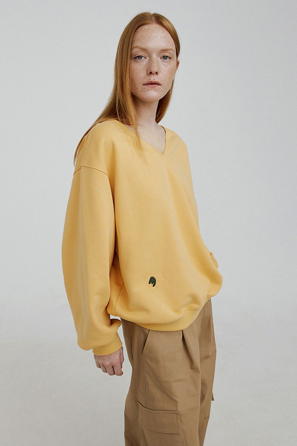 molliolli - 스웻셔츠 - SAGE v-neck sweatshirts [yellow]