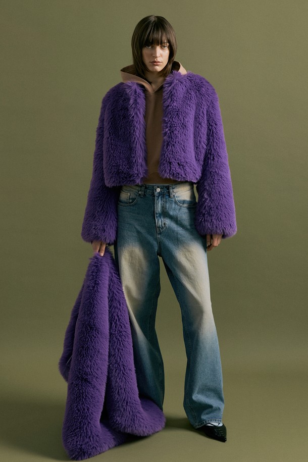 molliolli - 코트 - SUNNY cropped bulky fur jacket [purple]