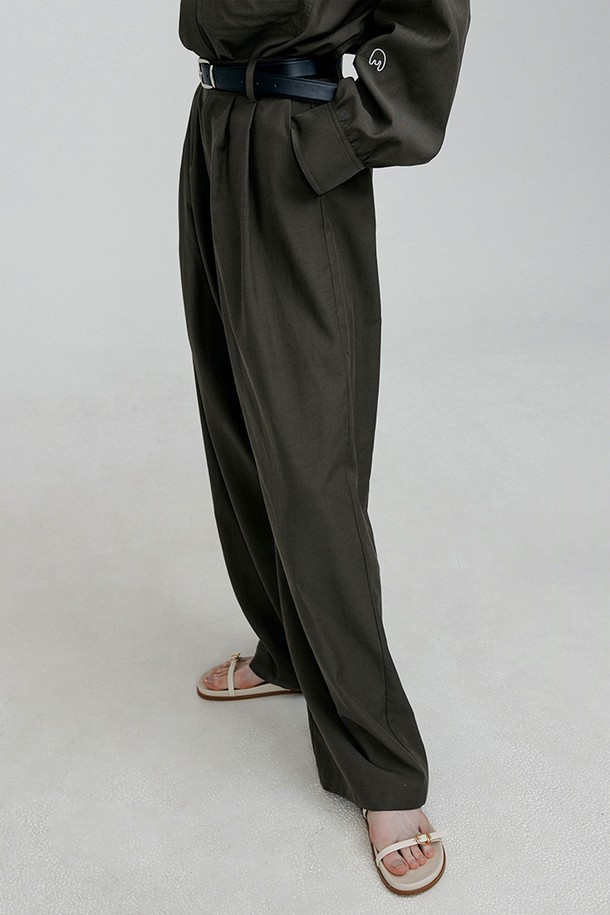 molliolli - 롱/미디팬츠 - SOFT loose fit long pants [khaki grey]