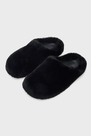 FUZZYSTEPS Round-toe shoes [black]