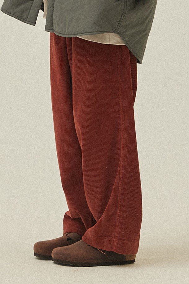 KAPPY DESIGN - 캐주얼팬츠 - [KAPPY DESIGN] ONE TUCK FATIGUE CORDUROY PANTS (VINTAGE RED)