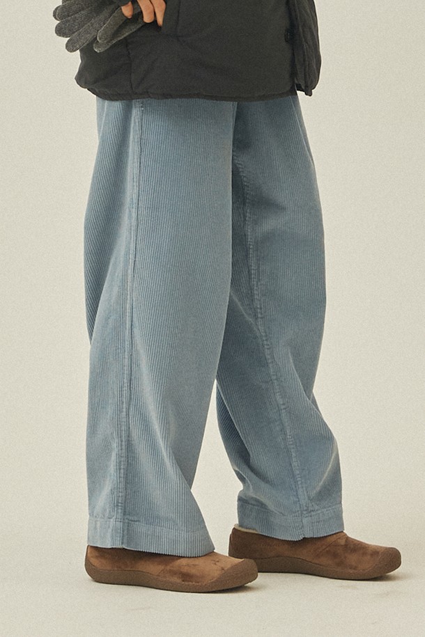 KAPPY DESIGN - 캐주얼팬츠 - [KAPPY DESIGN] ONE TUCK FATIGUE CORDUROY PANTS (SKY BLUE)