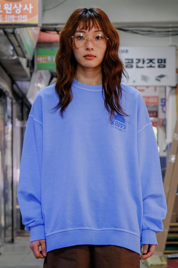 KAPPY DESIGN - 스웨트셔츠 - [KAPPY DESIGN] SUNNY WINK PIGMENT SWEAT SHIRT (SKY BLUE)