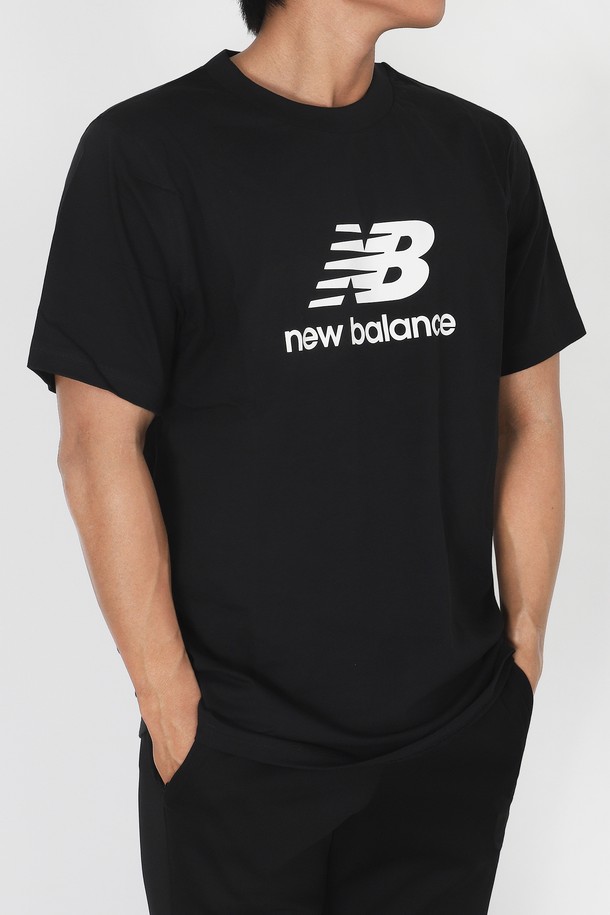 NEW BALANCE - 반팔티셔츠 - 뉴발란스 반팔티 NB 스텍 로고 티 (MT41502BK)