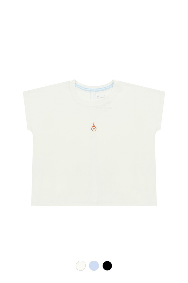 부드러운 모달 혼방 소재로 제작된 여성용 반소매 티셔츠입니다. 아이보리 컬러의 베이직한 라운드넥 디자인으로, 릴렉스핏과 백 슬릿 디테일이 특징입니다. 일상, 카페 등 가벼운 외출에 미니멀, 캐주얼, 클래식 스타일로 연출하기 좋습니다.
