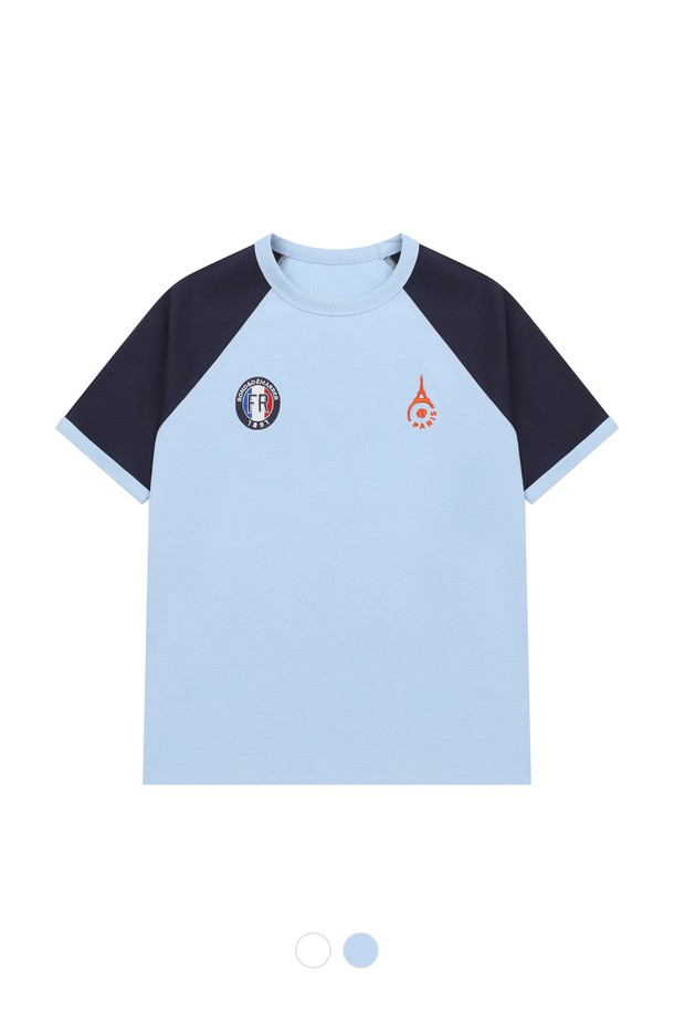 산뜻한 스카이블루 컬러와 빈티지 자수 로고가 돋보이는 여성 링거 티셔츠입니다. 부드러운 면과 폴리에스테르 혼방 소재로 제작되어 편안한 착용감을 선사하며, 래글런 소매 디자인과 넥, 소매 배색으로 포인트를 더했습니다. 봄, 여름 시즌 캐주얼하고 레트로한 무드로 동네 마실룩, 봄 소풍룩을 연출해보세요.
