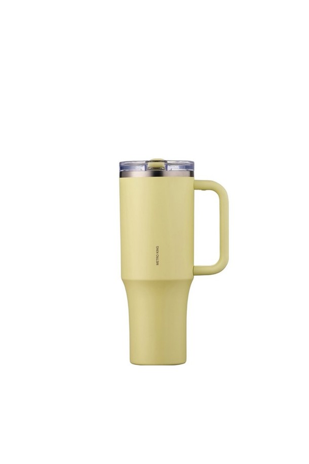 메트로 킹 텀블러 1.2L (LHC4391)는 1.2L 대용량의 옐로우 컬러 텀블러입니다. 스테인리스스틸 소재로 제작되어 보온 및 보냉 기능을 제공하며, 이중 구조로 설계되었습니다. 손잡이가 있어 휴대성이 뛰어나며 일상생활에서 편리하게 사용할 수 있습니다. 메트로 킹 텀블러는 넉넉한 용량으로 음료를 오랫동안 즐길 수 있게 해줍니다.
