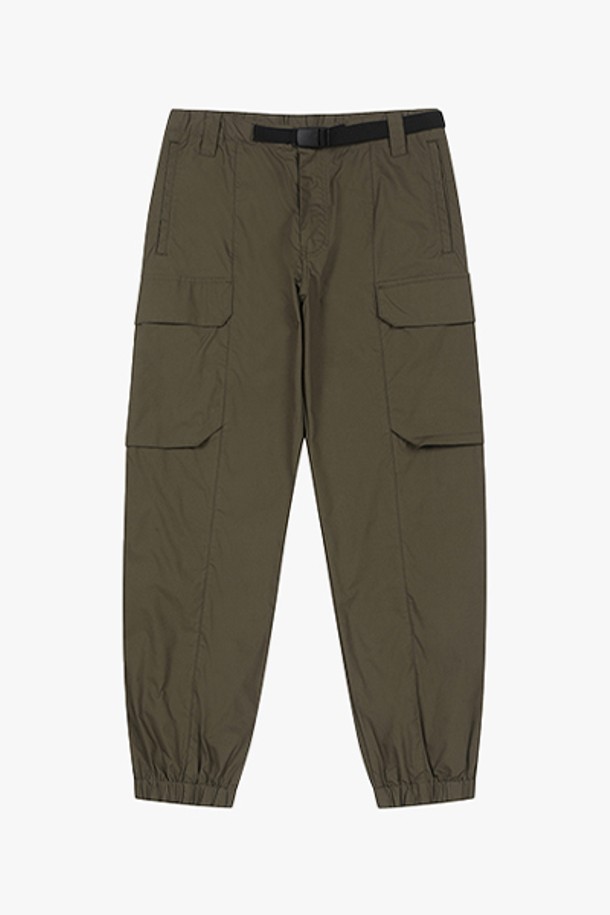 [23SS] LJM23108 올리브드래브 워크 루프 조거팬츠는 남성을 위한 캐주얼한 밀리터리 스타일의 긴 바지입니다. 면 소재의 부드러운 촉감과 루즈핏, 밴딩, 메쉬 안감으로 편안한 착용감을 제공하며 흡습, 통기 기능이 있어 봄, 여름철 일상복으로 적합합니다. 올리브드래브 색상의 무지 패턴과 워크웨어 스타일이 돋보이는 조거핏 디자인입니다.
